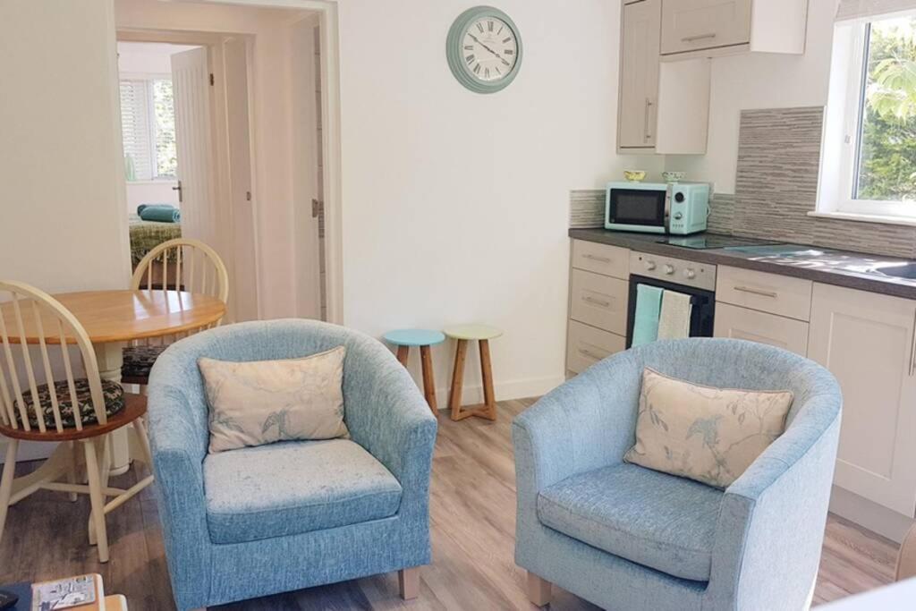 Iscraig Bach-Cosy 2 Bed Apartment-Close To Beach Trearddur Kültér fotó
